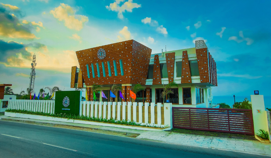 THE ROYAL RESORT & RESTAURANT